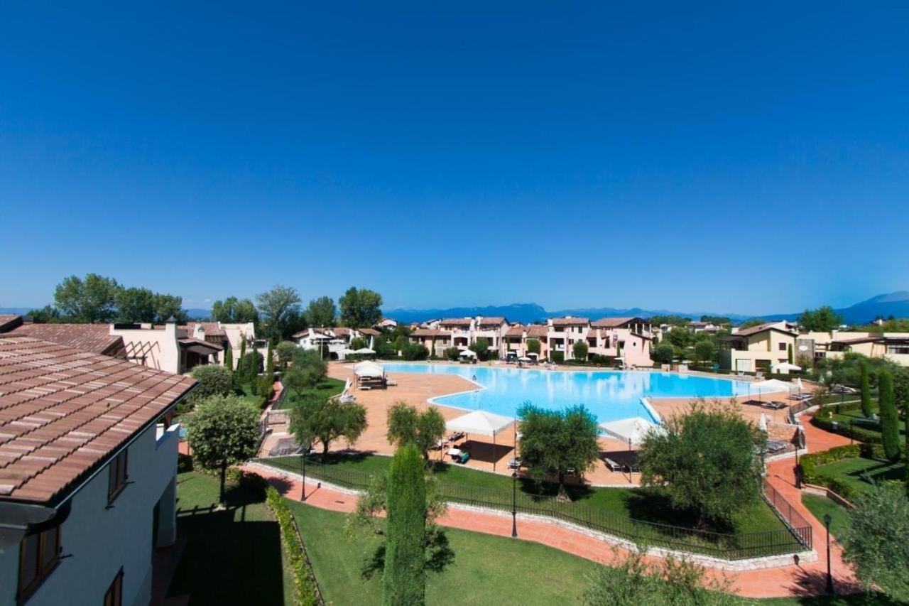 Garda Resort Village 11 Peschiera del Garda Exterior photo