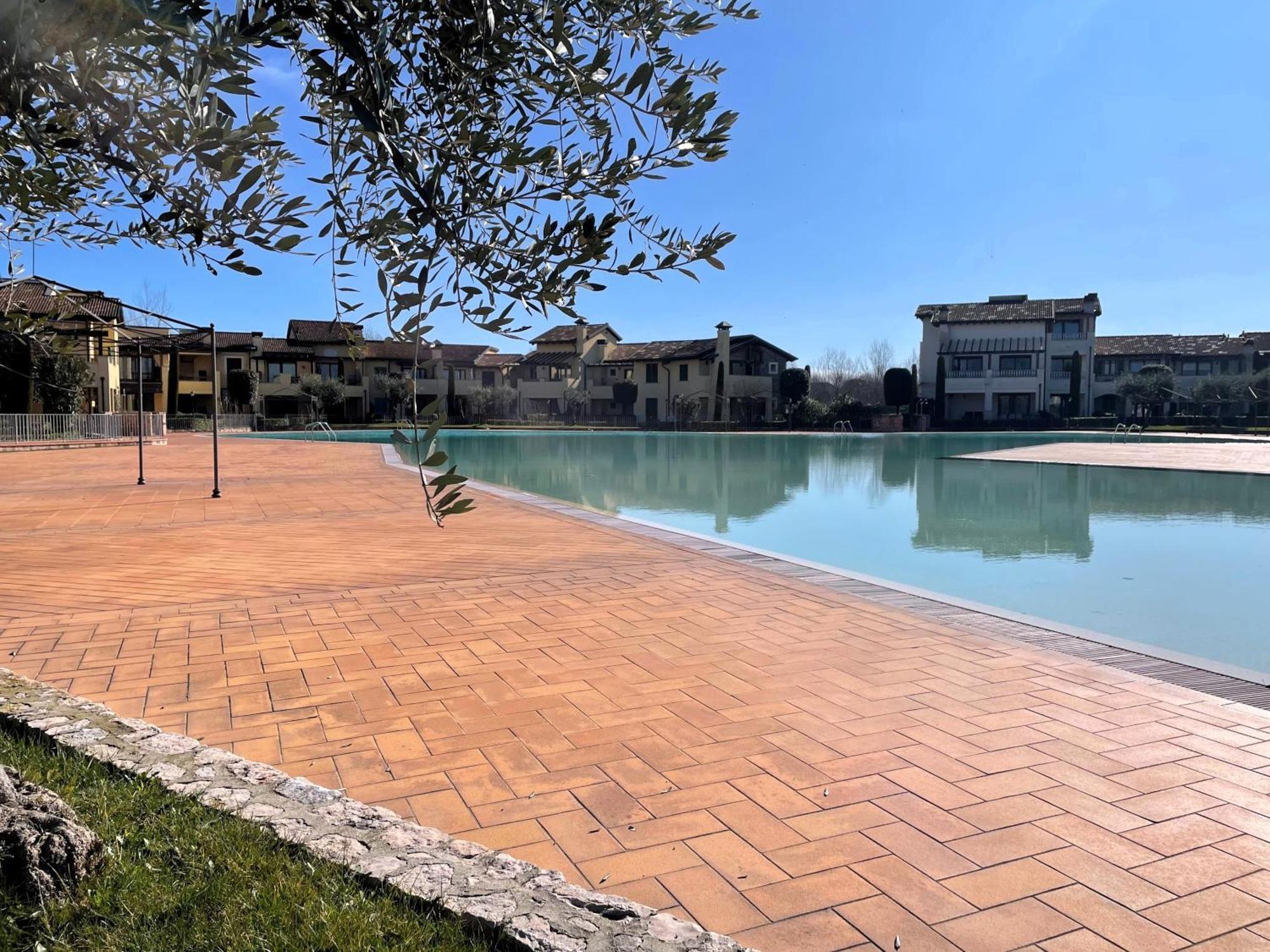 Garda Resort Village 11 Peschiera del Garda Exterior photo